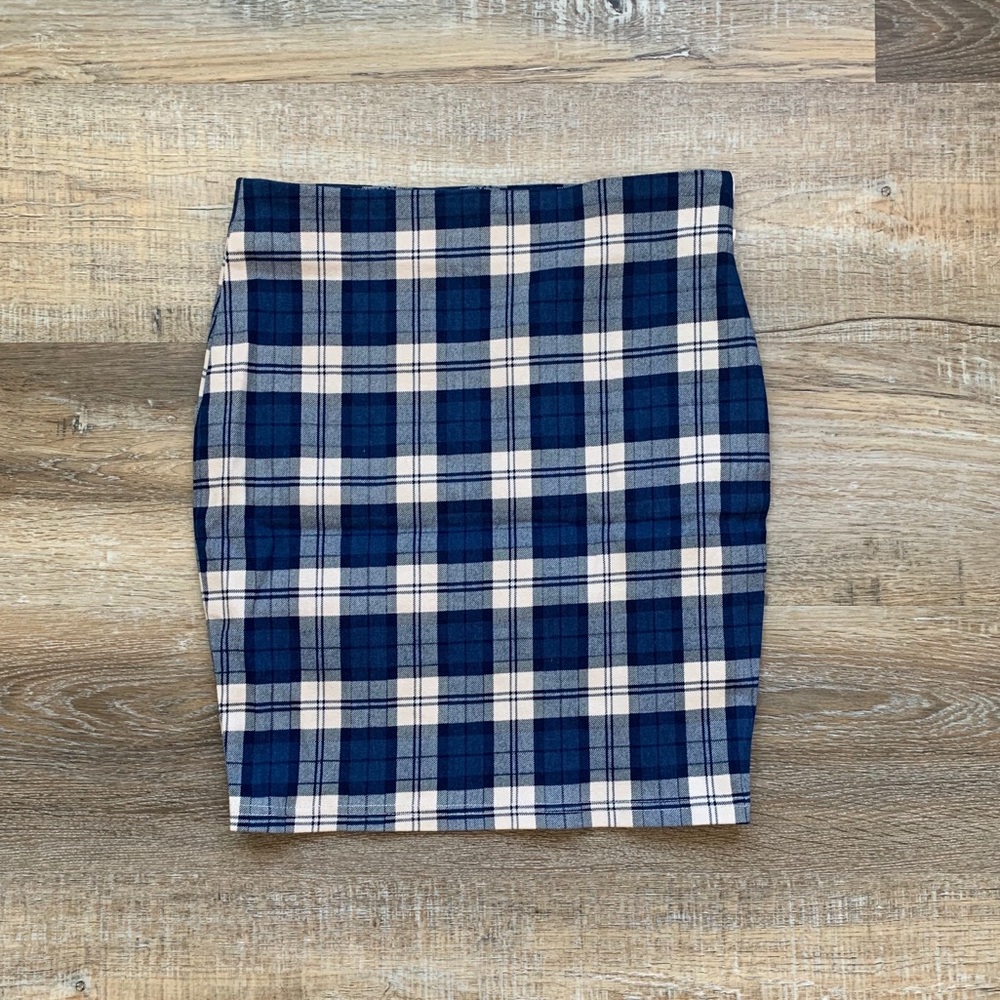 Plaid Skirt 🤍